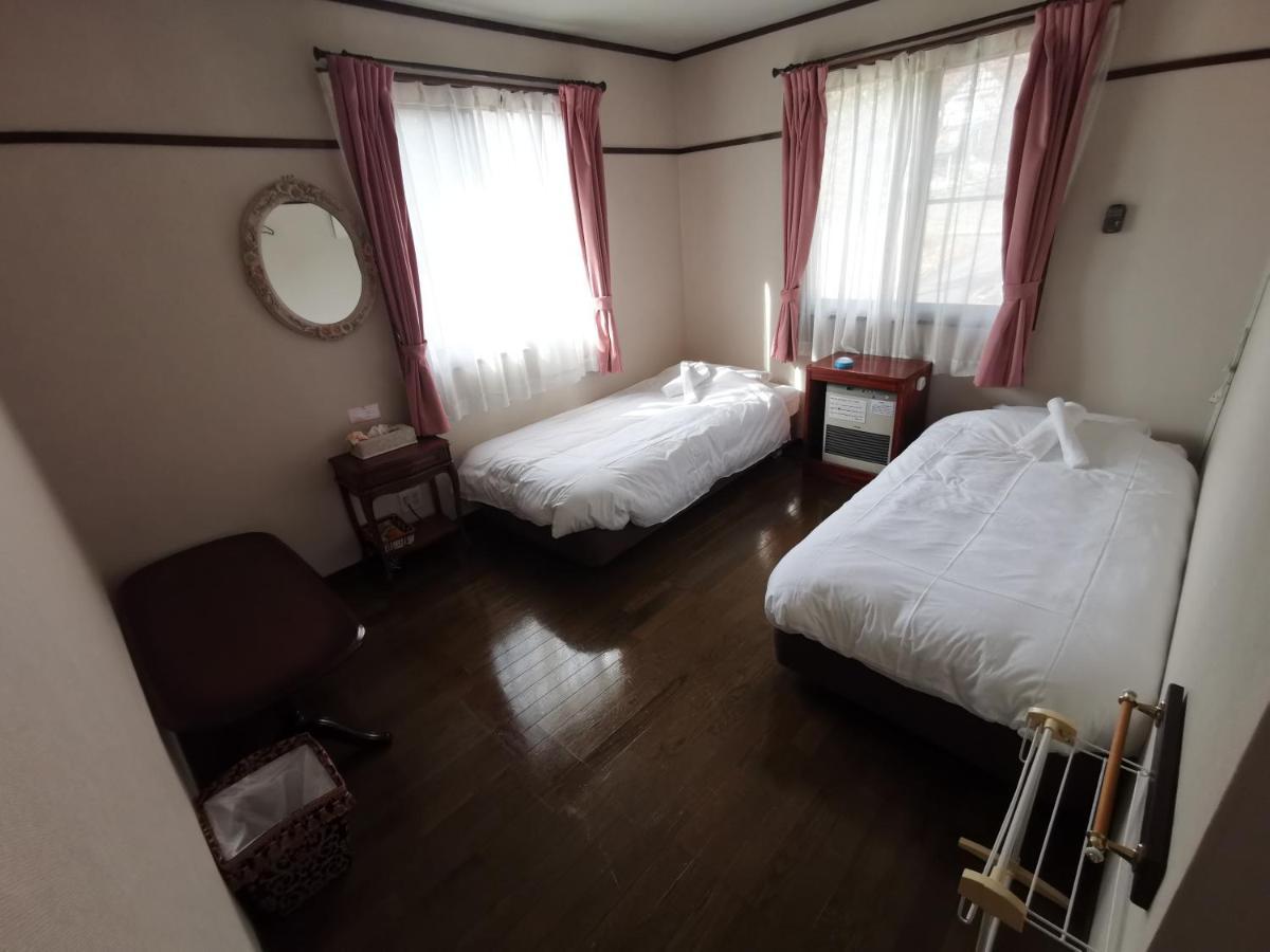 Hakuba Powder Republic Bed and Breakfast Buitenkant foto